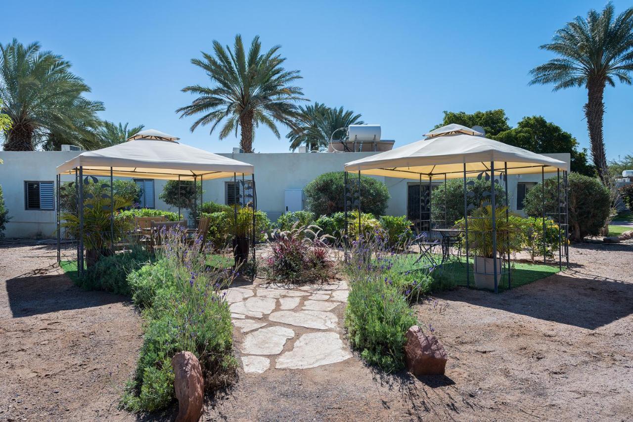 Eilot Kibbutz Country Lodging Eilat Bagian luar foto