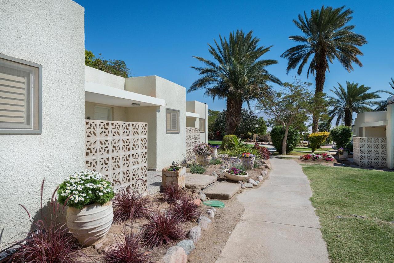 Eilot Kibbutz Country Lodging Eilat Bagian luar foto