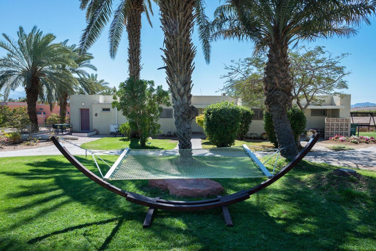 Eilot Kibbutz Country Lodging Eilat Bagian luar foto