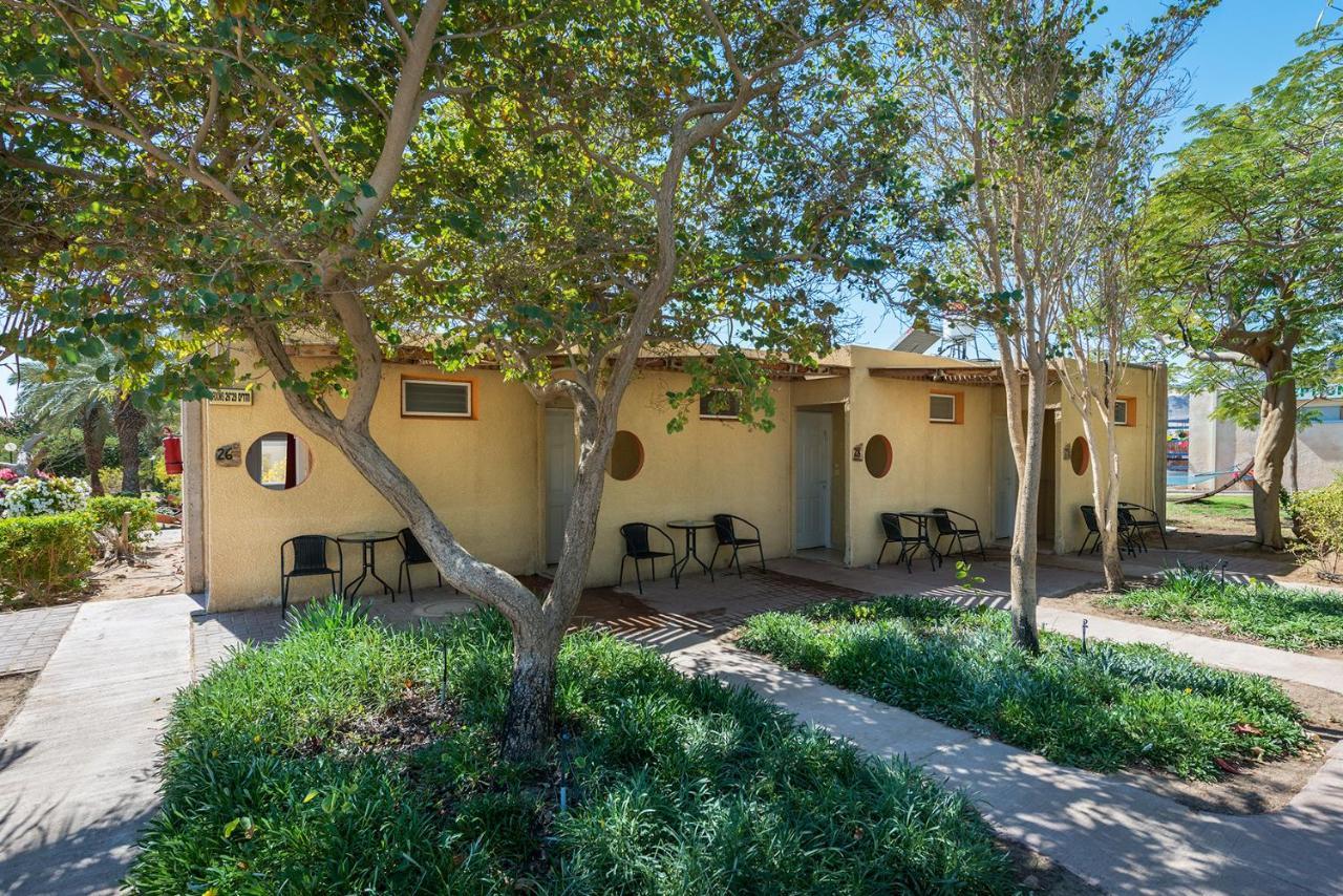 Eilot Kibbutz Country Lodging Eilat Bagian luar foto