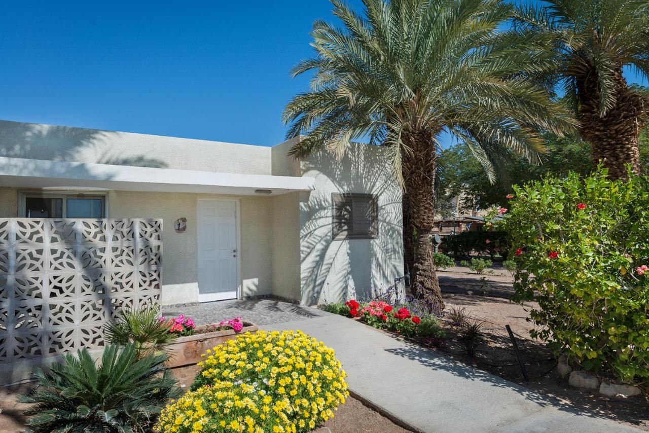 Eilot Kibbutz Country Lodging Eilat Bagian luar foto