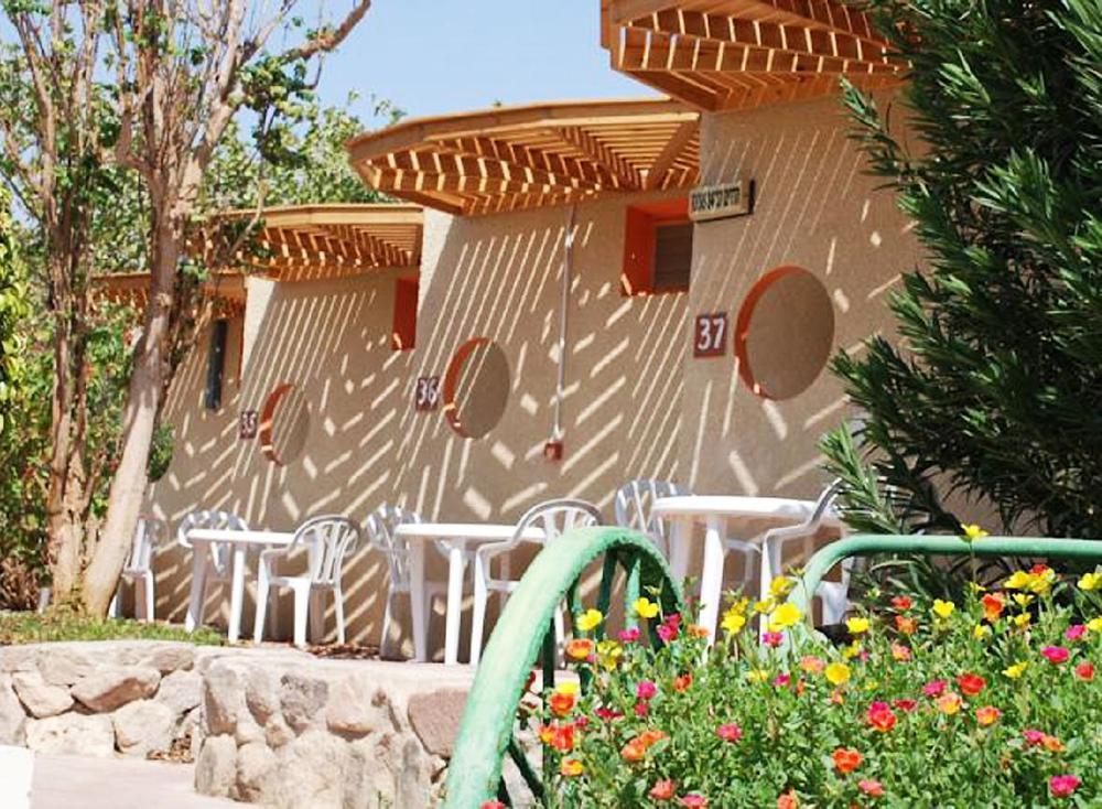 Eilot Kibbutz Country Lodging Eilat Bagian luar foto
