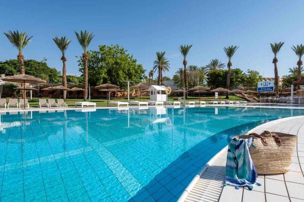 Eilot Kibbutz Country Lodging Eilat Bagian luar foto