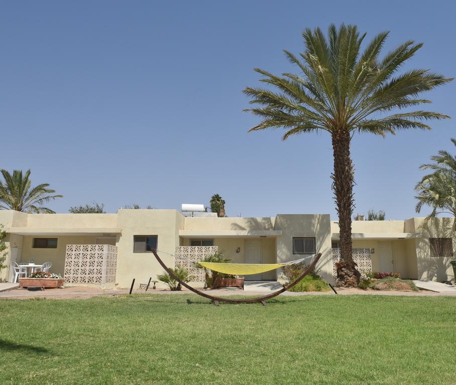Eilot Kibbutz Country Lodging Eilat Bagian luar foto