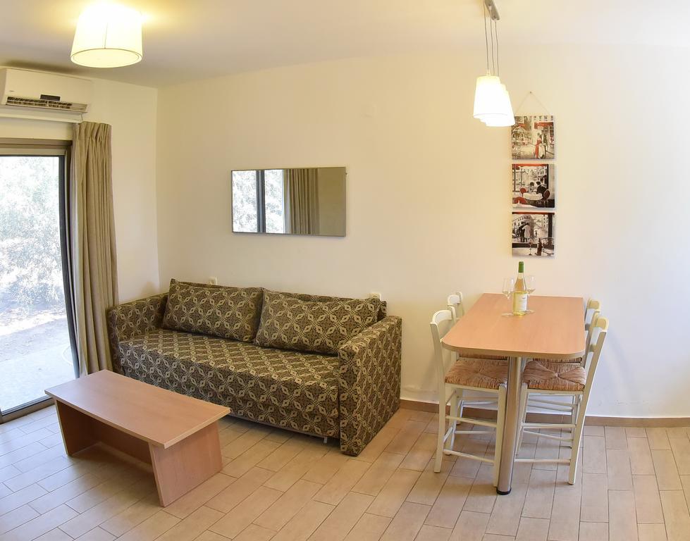 Eilot Kibbutz Country Lodging Eilat Bagian luar foto