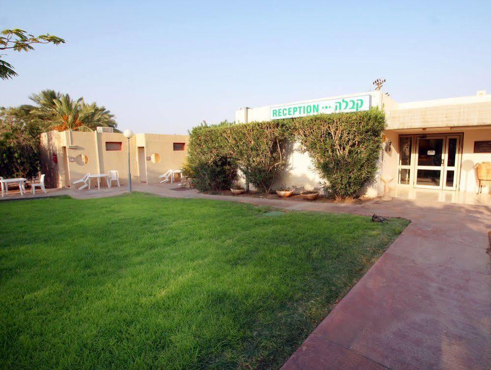 Eilot Kibbutz Country Lodging Eilat Bagian luar foto